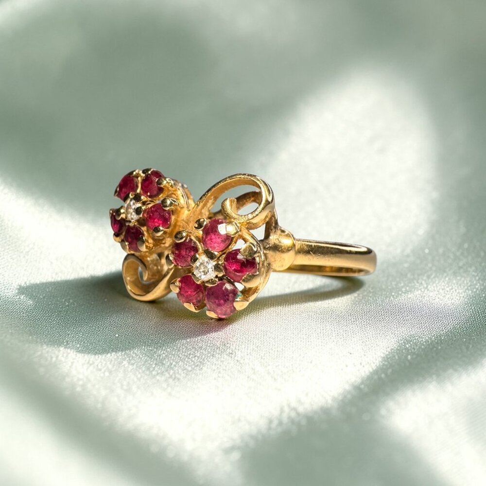 VINTAGE- 10K Gold- Natural Burmese Ruby & Diamond Flower Ring- Size 7.5- Bypass - Picture 9 of 16